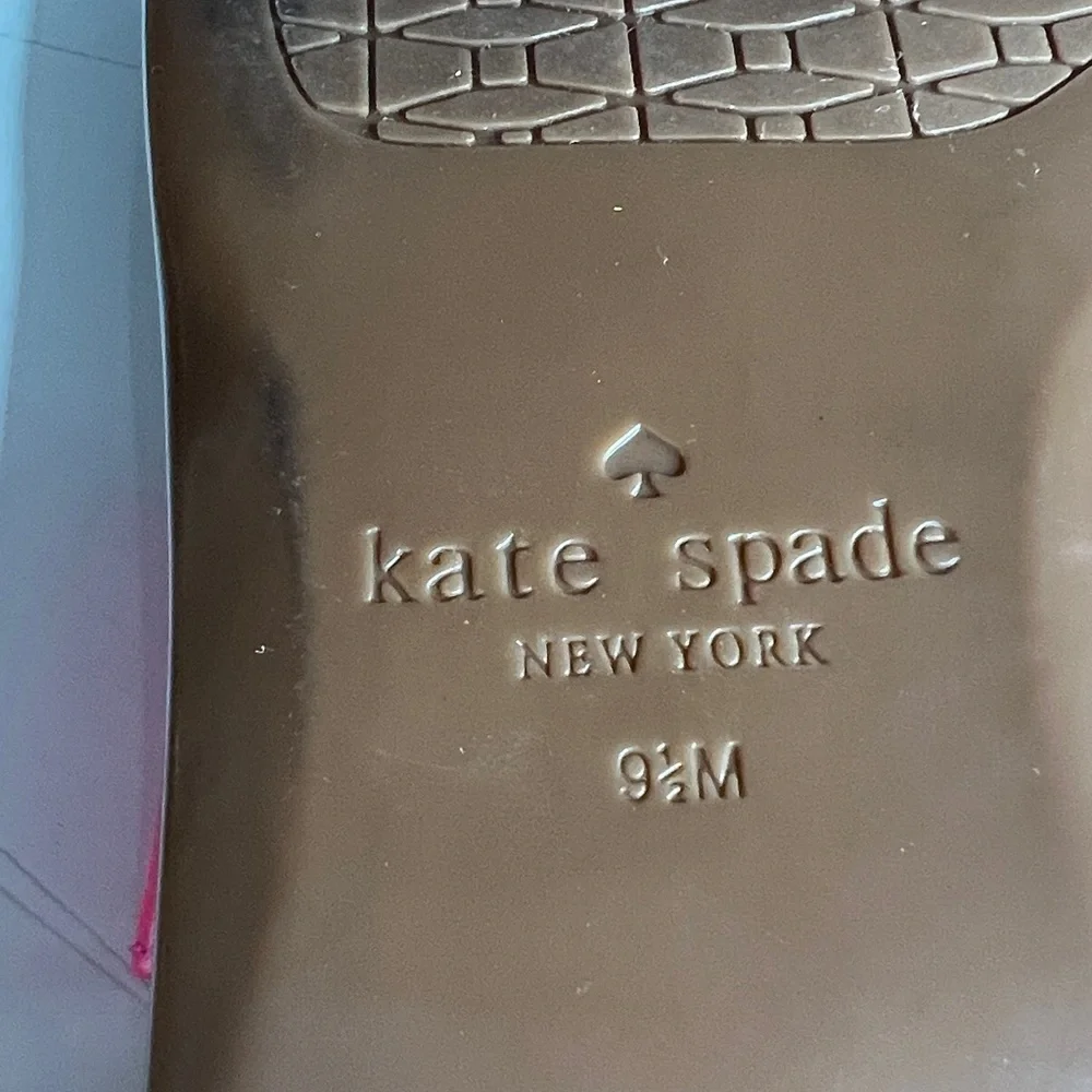 Kate Spade Sz 9.5 Cassandra Thong Flat Sandals Hot Pink Patent Leather